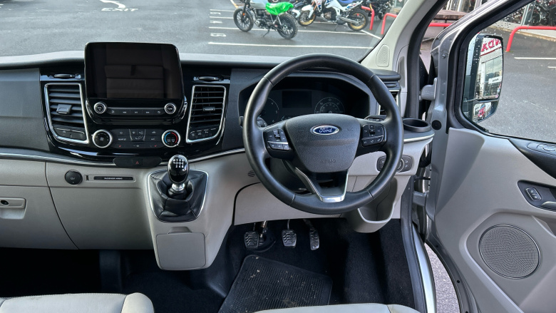 Ford Tourneo Custom Transit Custom Tourneo L2 Diesel Fwd 2.0 EcoBlue 150ps Low Roof 8 Seater Titanium